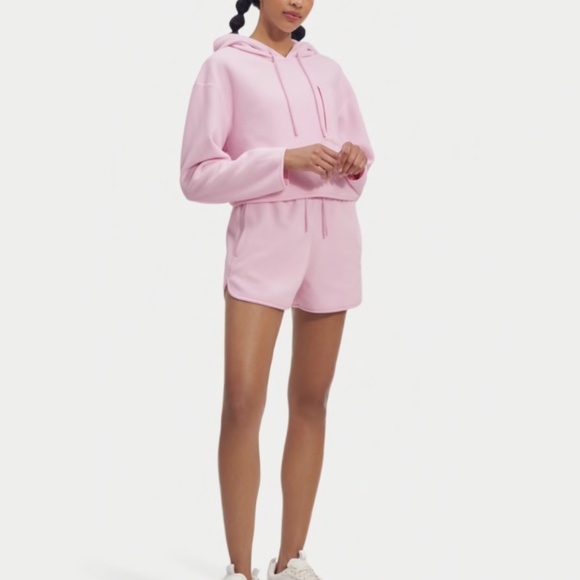 Women's Petria Sherpa Short - Picture 2 of 9